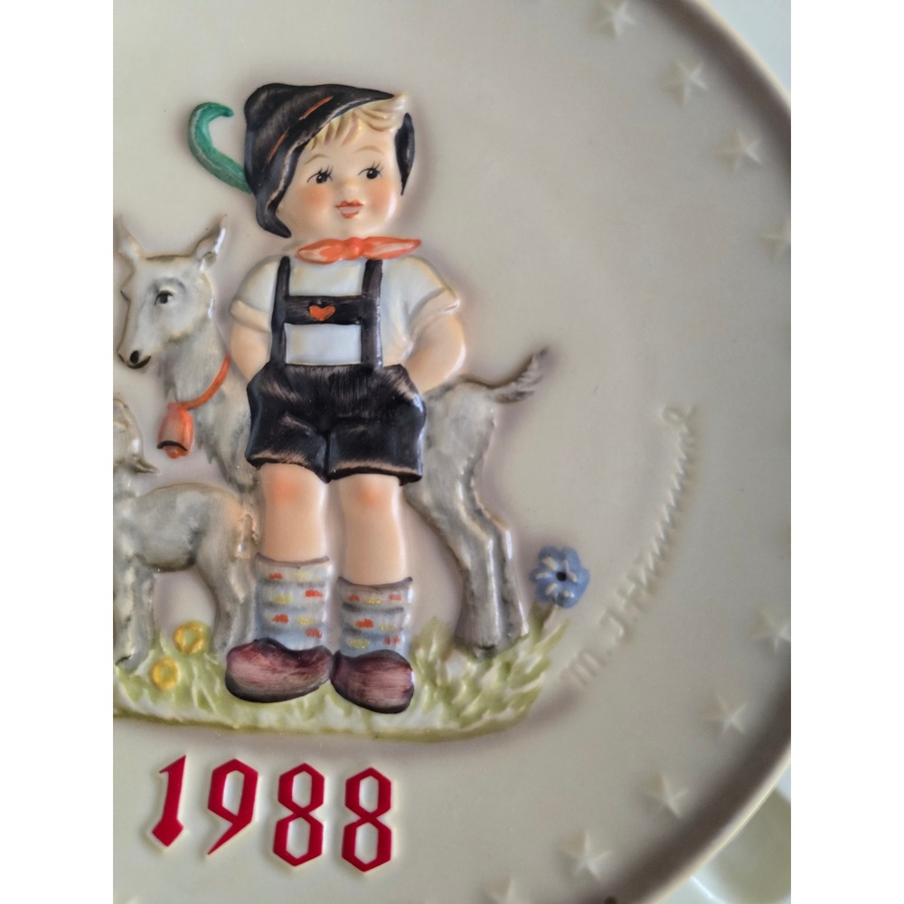Goebel 1988 Annual Decorative Plate M J Hummel Little Goat Herder 18th Edition